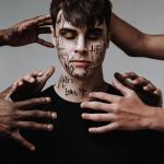 Konflikt - Sam Wall, fot. Marie Harkness, FPA Sam Wall, kolekcja, mężczyzn, teksturowane fryzury, zawodach fryzjerskich, modeling, abcfryzjera