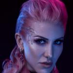 Cybernetics, D.Starkey, S.Burton, FRK.03, styl glamour, upięcie, truskawkowy blond, kosmyki, rzęsy, SUZI, Sumirska