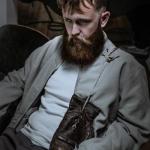 Kolekcja WISE GUY, Holy Tiger Graz, fot. Lupi Spuma, bokser Holy Tiger, męskie fryzury, zakład fryzjerski, brzytwa, strzyżenia, pomada, stylizacja