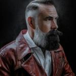 Kolekcja WISE GUY, Holy Tiger Graz, fot. Lupi Spuma, mafiozo Holy Tiger, męskie fryzury, zakład fryzjerski, brzytwa, strzyżenia, pomada, stylizacja