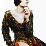 Fryzury: Salon tkanin Shogo Ideguchi, Japonia, fot. John Rawson, styl FPA Media Kolekcja Cold Nature, Shogo Ideguchi, Japonia, awangarda, kontrasty, odważne kolory, grzywki, stylizacje z krótkich włosów, abcfryzjera.pl