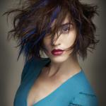 Wonderland, Debbie G of Debbie G Training, fot.: Colin Roy, FPA Debbie G, Wonderland, fryzury, stylizacja vintage, kształty, bogate tony, loki, tekstura, geometria w strzyżeniu