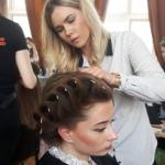 Fryzura na patyczki?